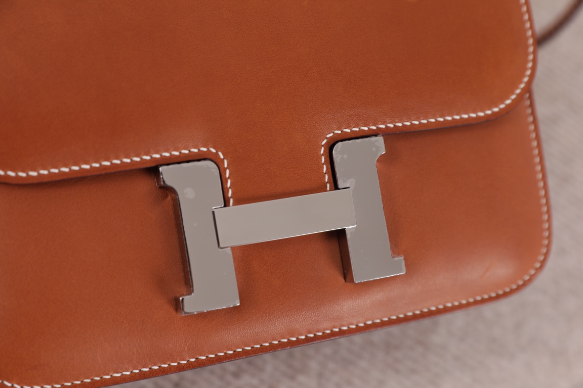 에르메스 콘스탄스18 골드브라운 은장 새들가죽